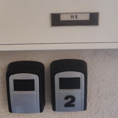 Fairwinds - Double Room With Ensuite - Luqa Airport - Self Check In & Out Available Kültér fotó