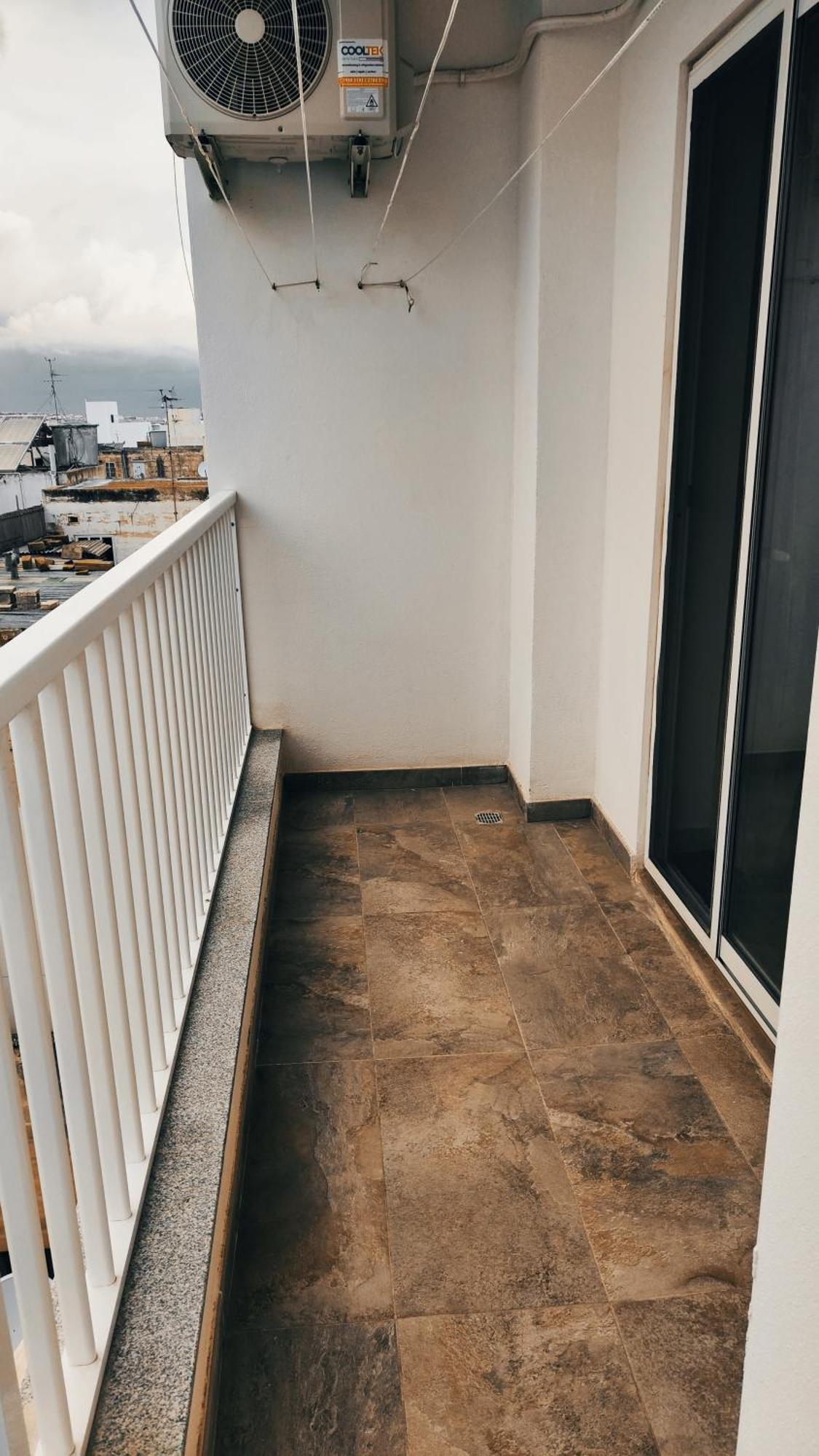 Fairwinds - Double Room With Ensuite - Luqa Airport - Self Check In & Out Available Kültér fotó